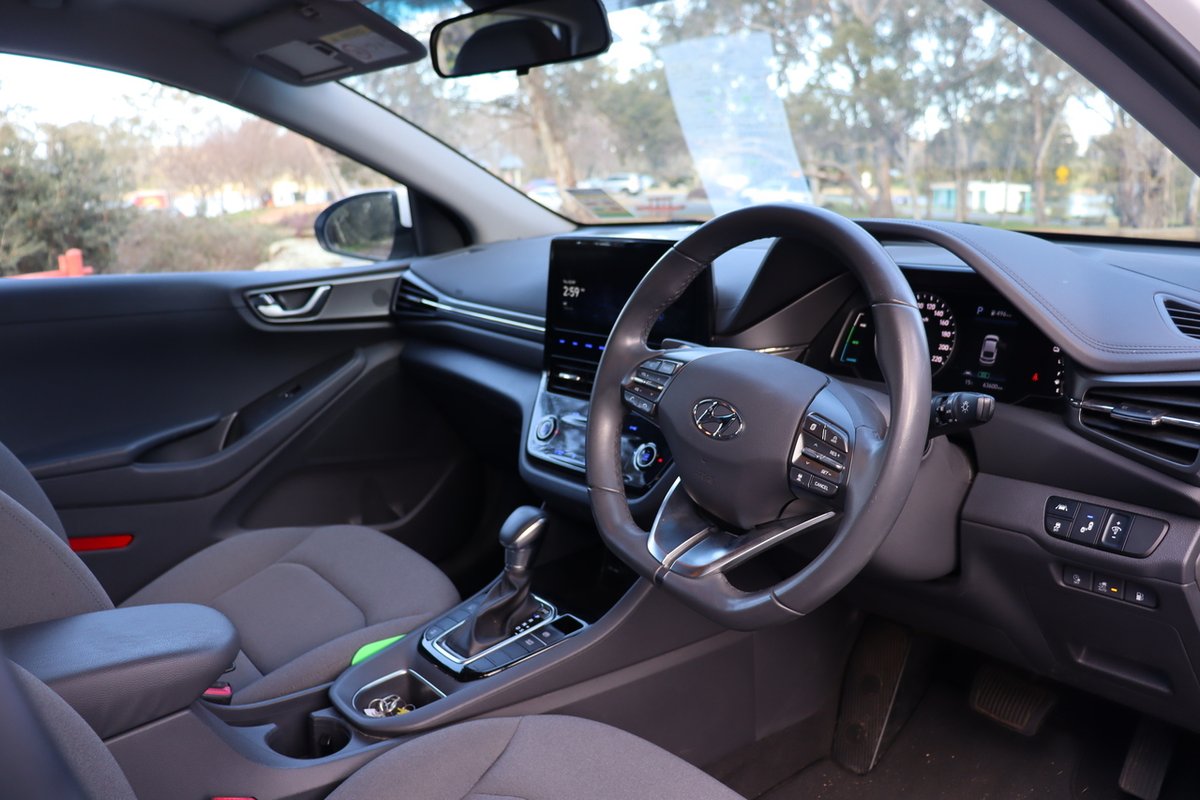 2020 Hyundai IONIQ Plug-in Elite AE.V4 MY21 image 10