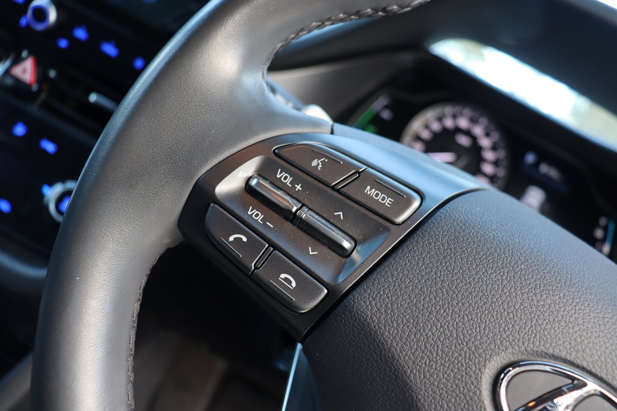 2020 Hyundai IONIQ Plug-in Elite AE.V4 MY21 image 11