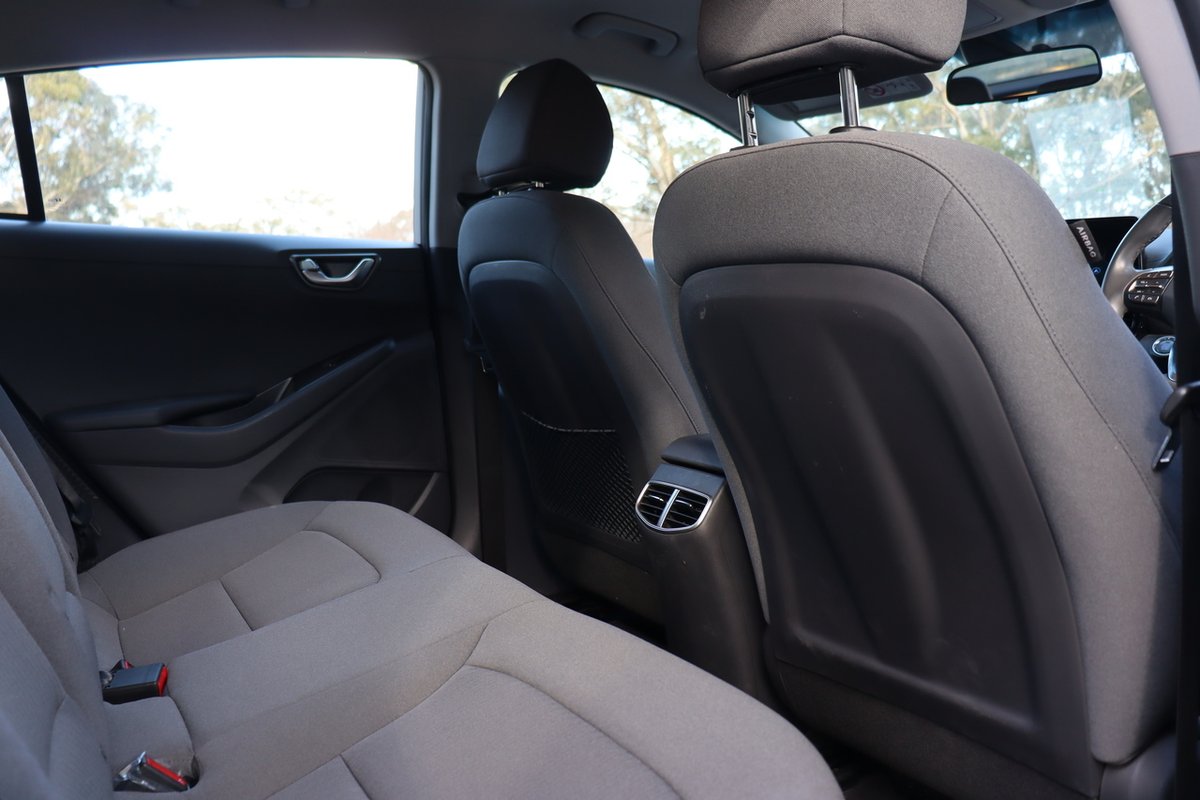 2020 Hyundai IONIQ Plug-in Elite AE.V4 MY21 image 18