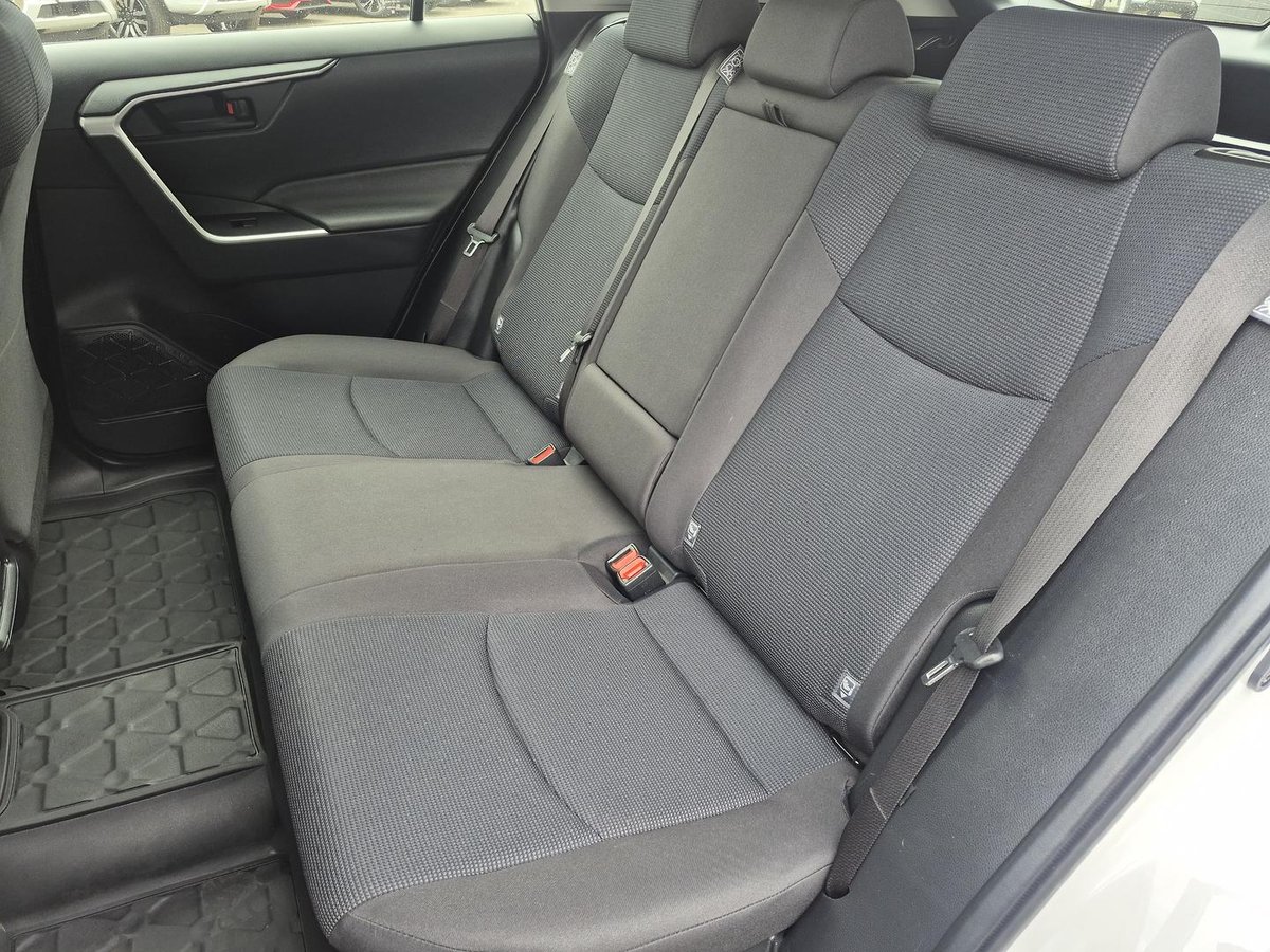 2022 Toyota RAV4 GX AXAH54R 4X4 On Demand image 9