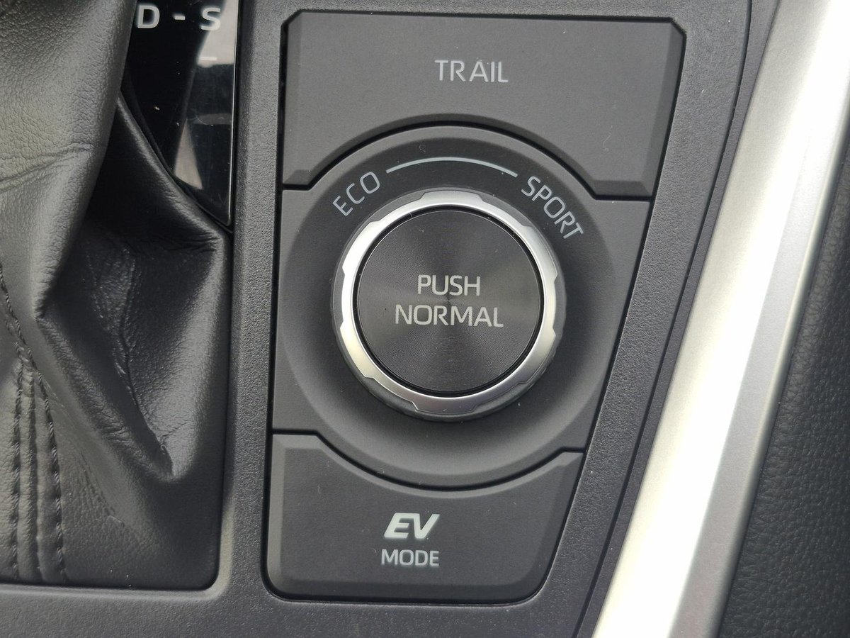 2022 Toyota RAV4 GX AXAH54R 4X4 On Demand image 14