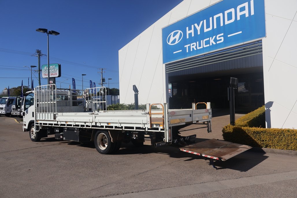 2019 Isuzu Nqr 80-190 image 16