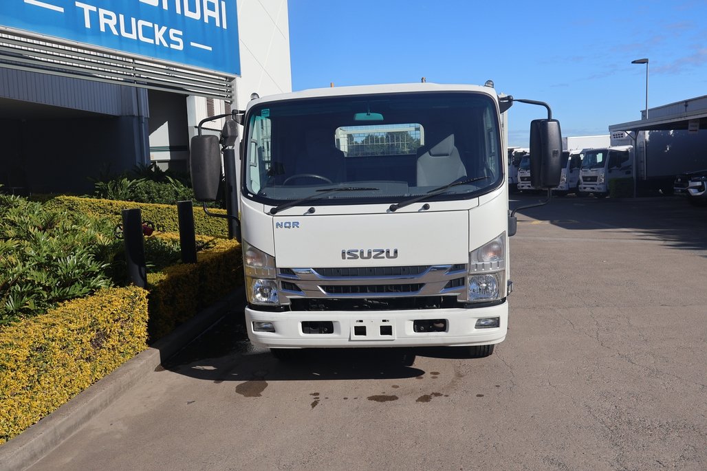2019 Isuzu Nqr 80-190 image 9