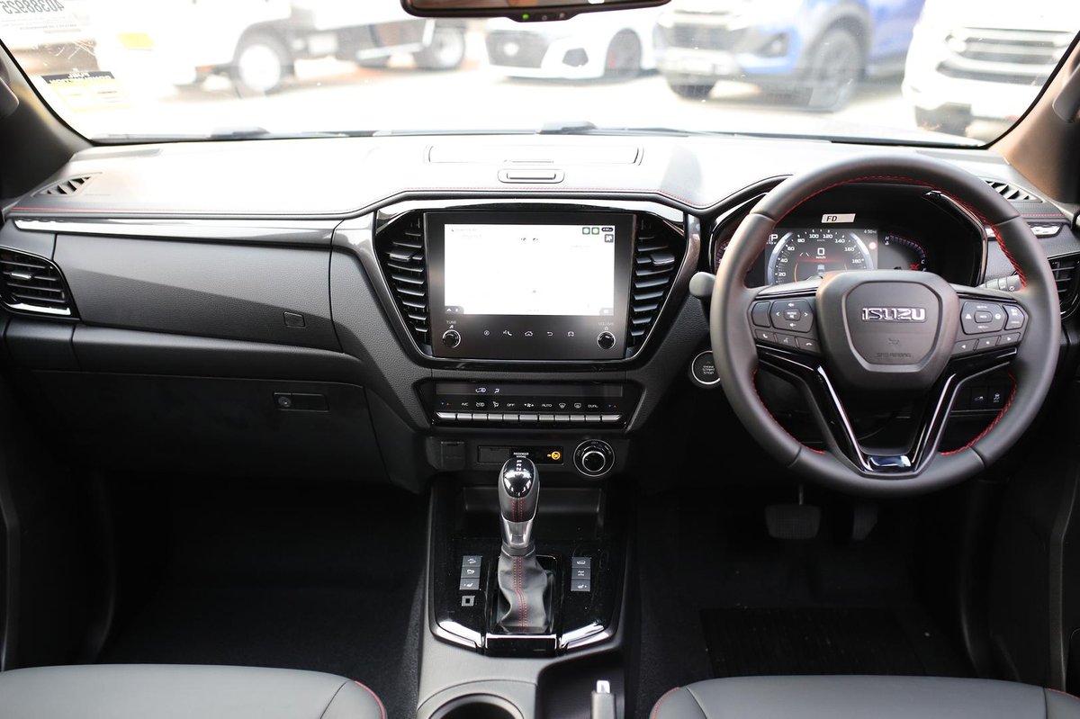 2025 Isuzu D-MAX image 15