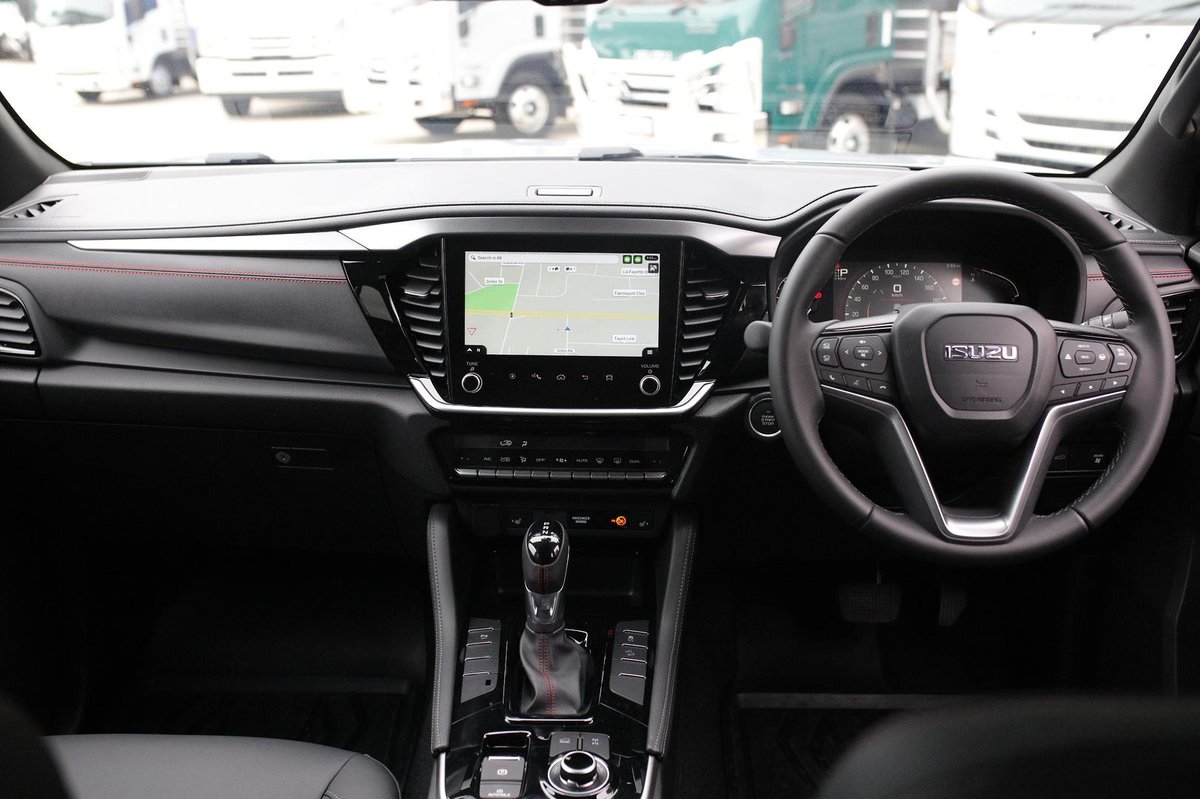 2025 Isuzu MU-X image 12