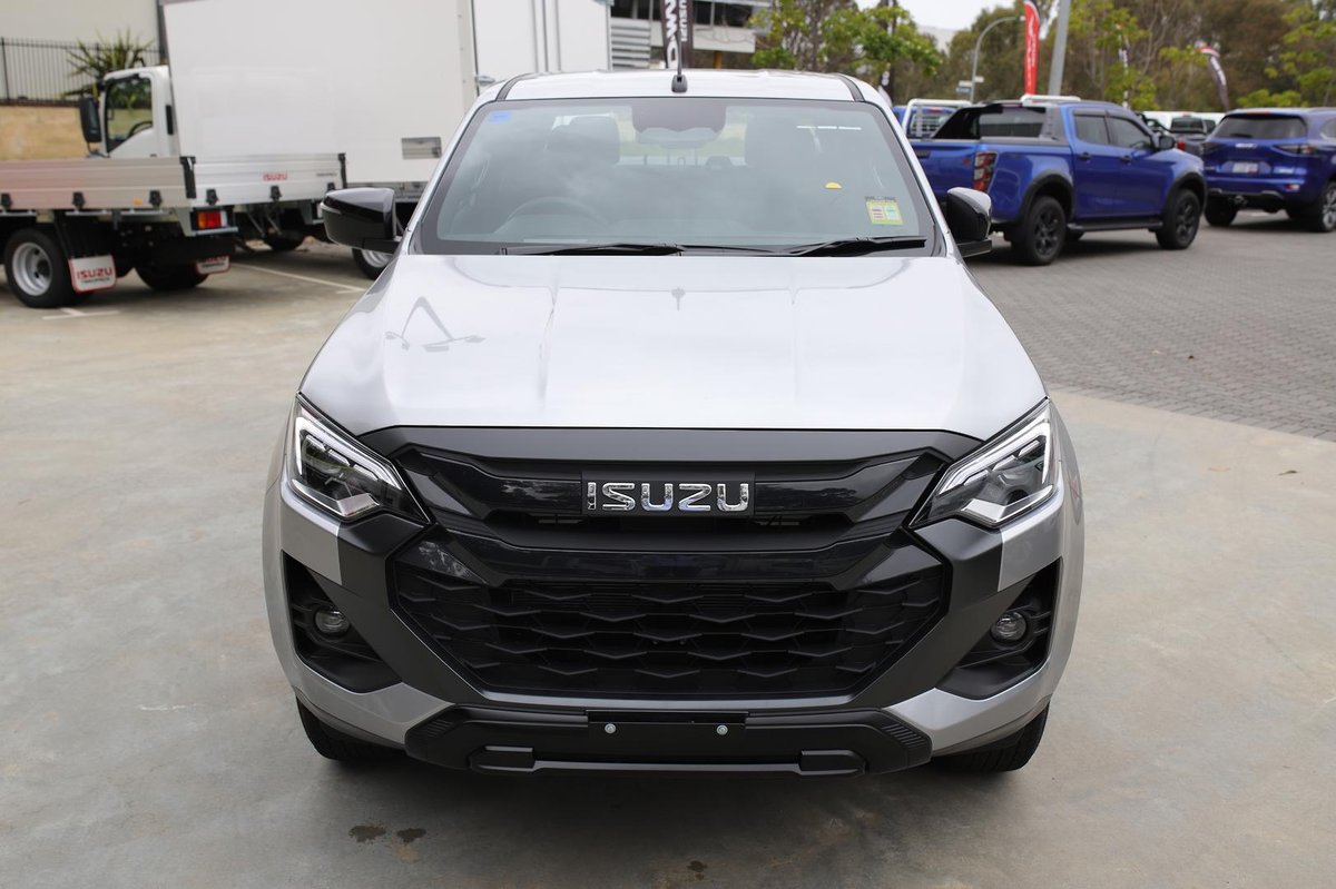 2025 Isuzu D-MAX image 3