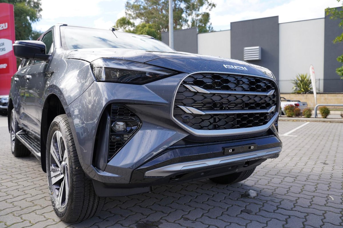 2025 Isuzu MU-X image 9