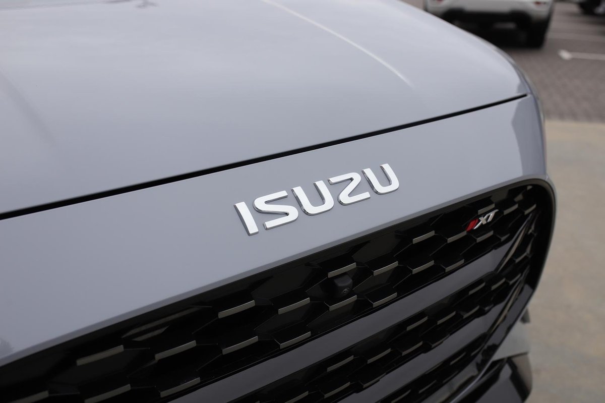2025 Isuzu MU-X image 11