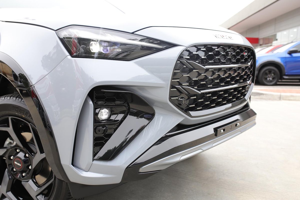 2025 Isuzu MU-X image 12