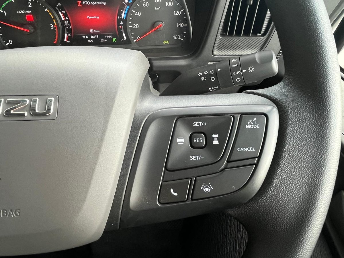 2025 Isuzu F Series image 12