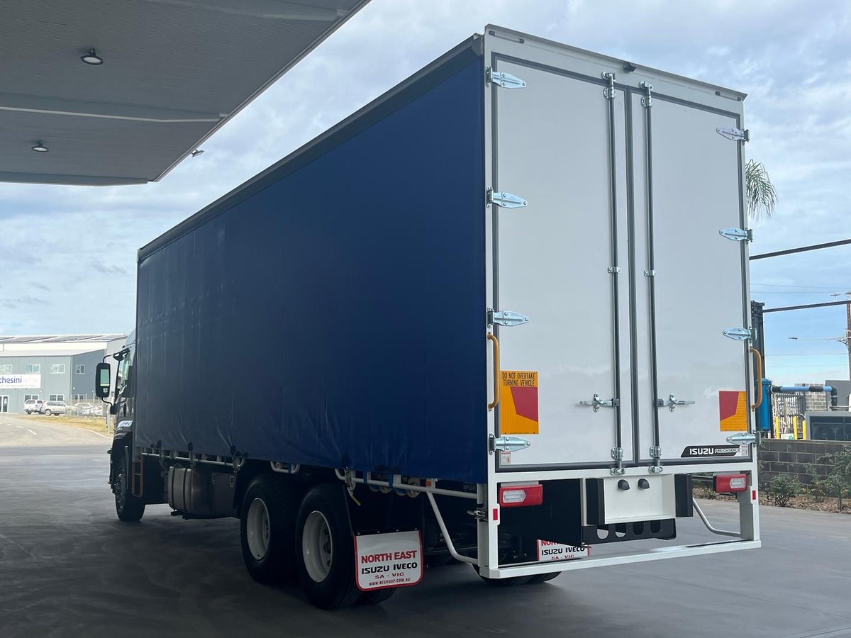 2025 Isuzu F Series image 7