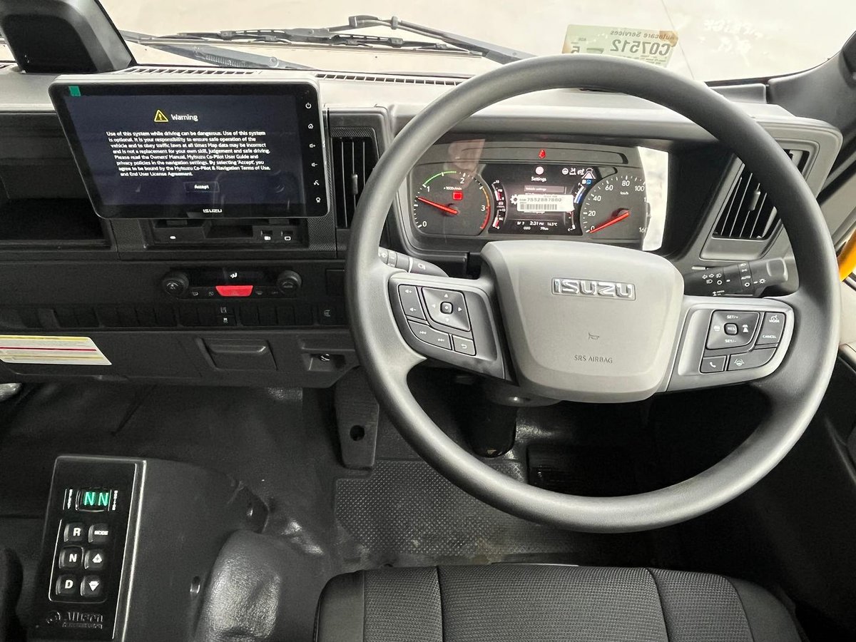 2025 Isuzu F Series image 18