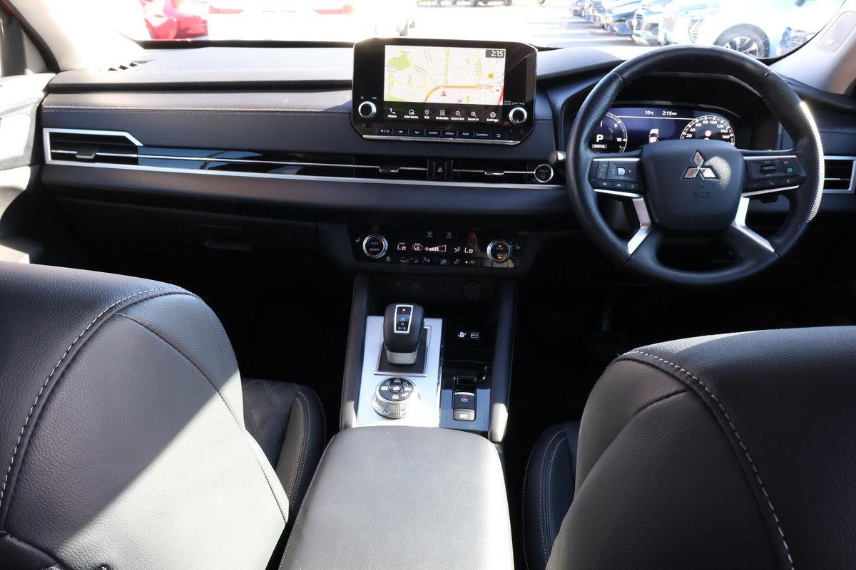 2021 Mitsubishi Outlander image 9