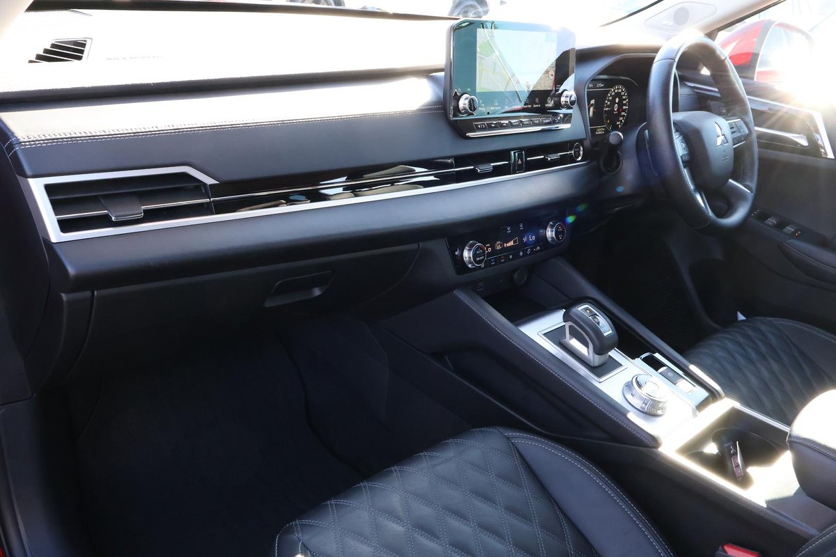 2021 Mitsubishi Outlander image 30