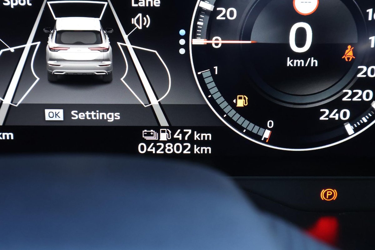 2021 Mitsubishi Outlander image 14