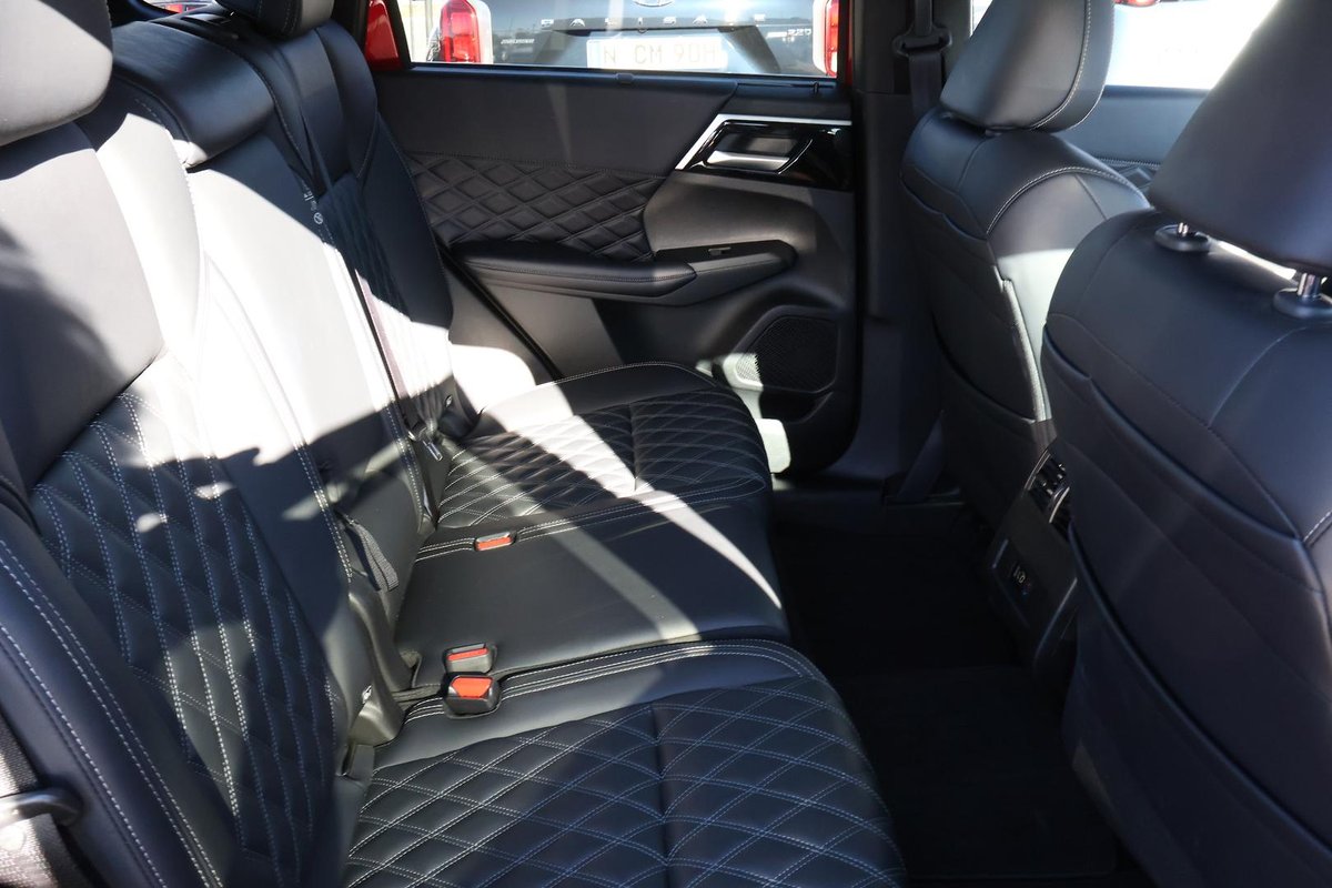 2021 Mitsubishi Outlander image 28