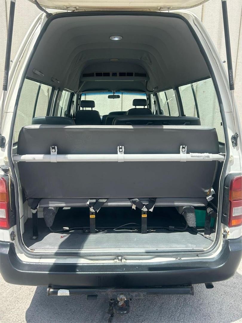 1999 Toyota Hiace image 16