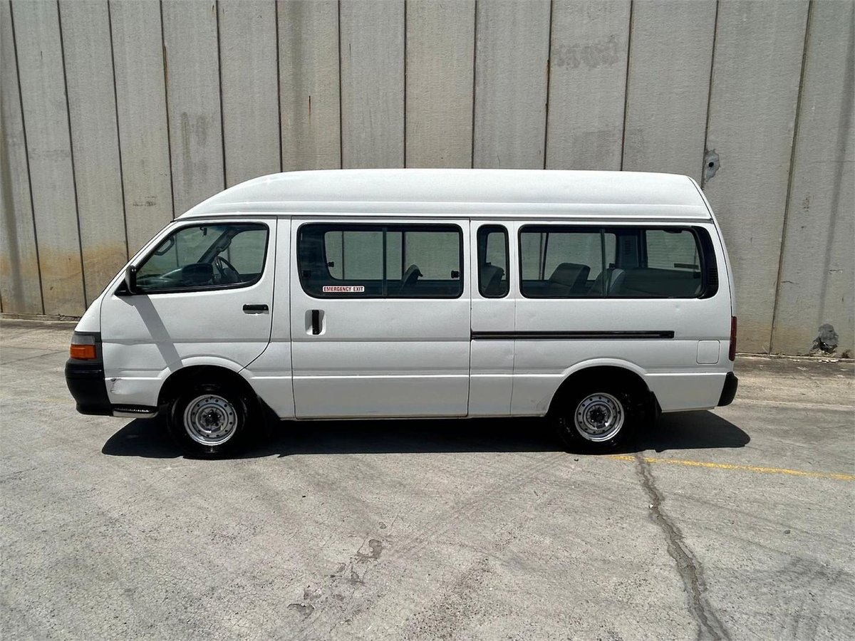 1999 Toyota Hiace image 2