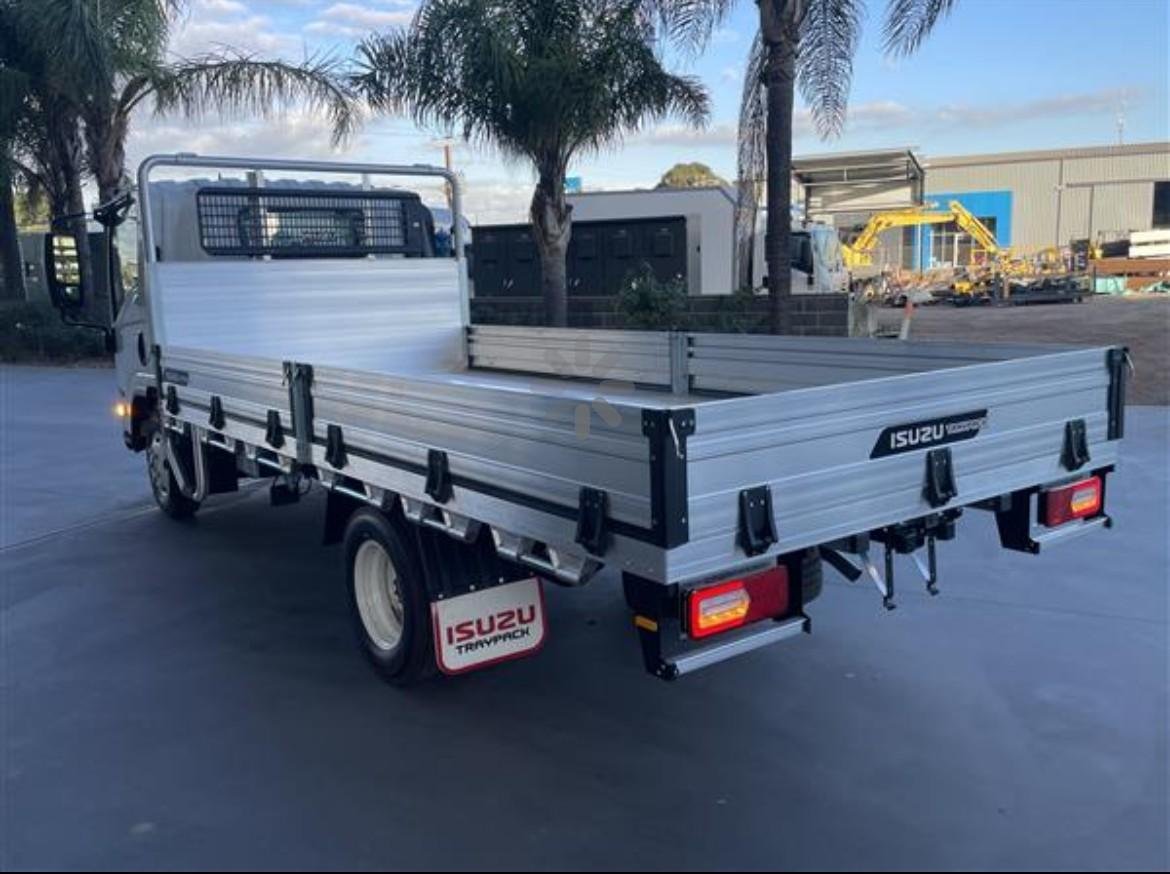 2025 Isuzu N Series image 5