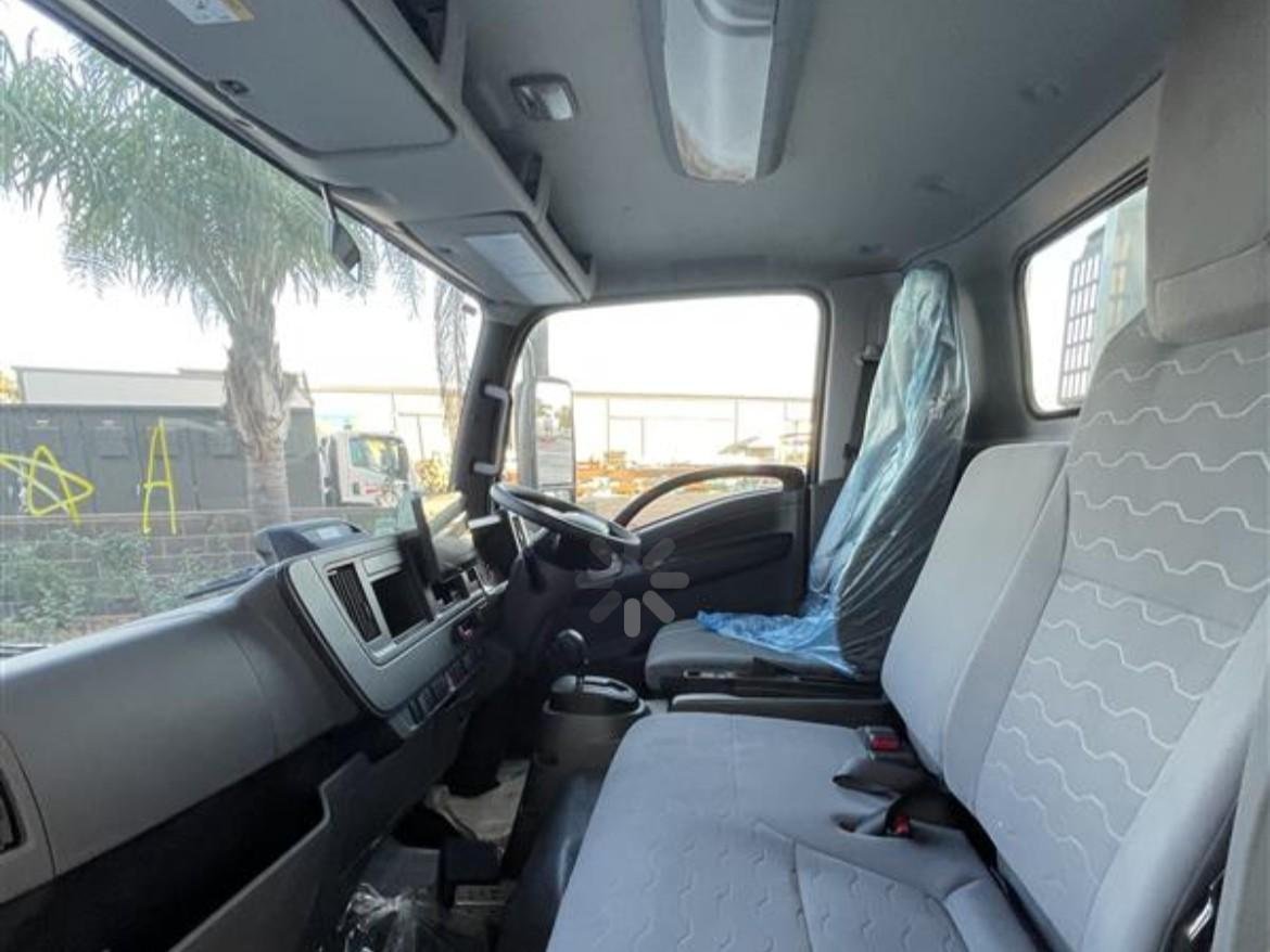 2025 Isuzu N Series image 17