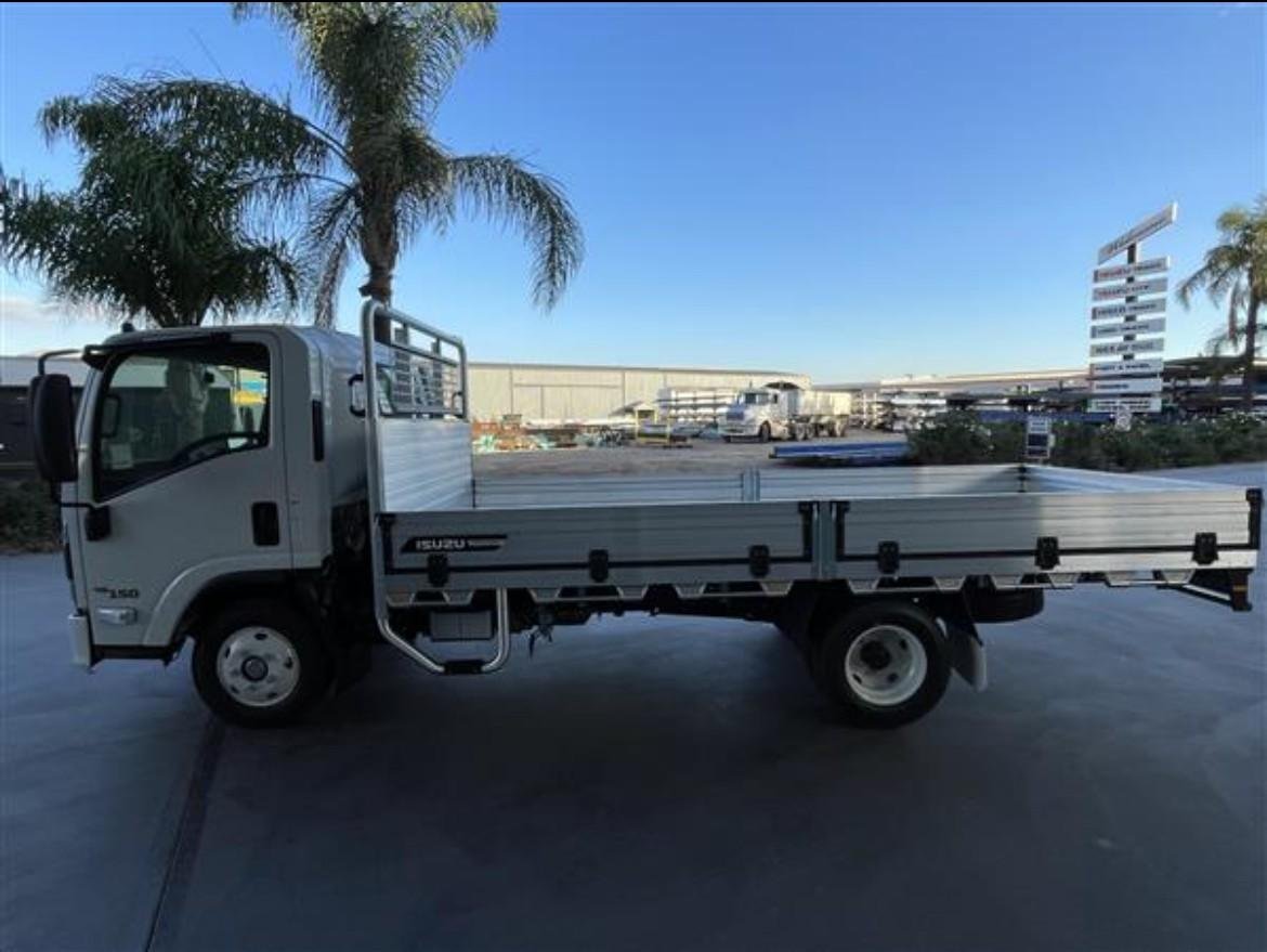 2025 Isuzu N Series image 4