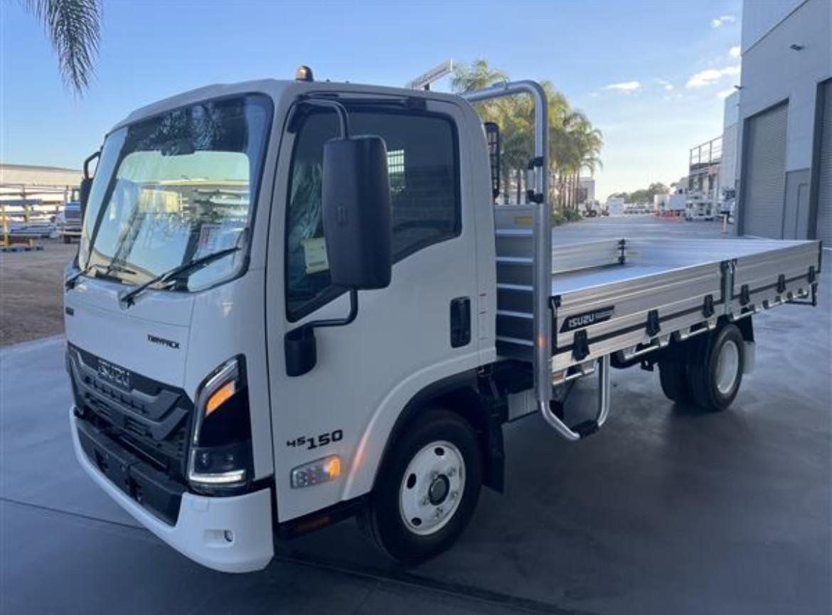 2025 Isuzu N Series image 3