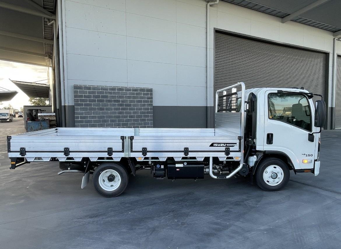 2025 Isuzu N Series image 9