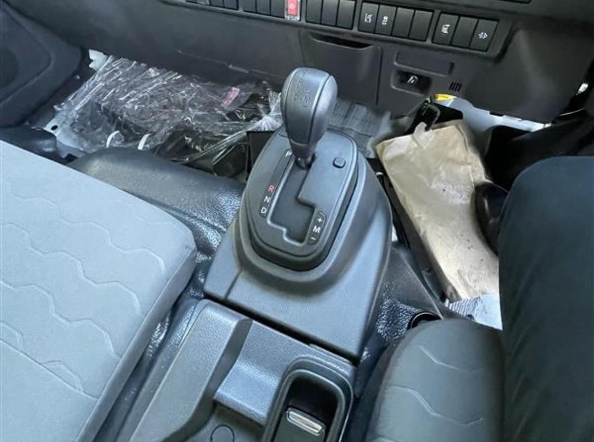 2025 Isuzu N Series image 15