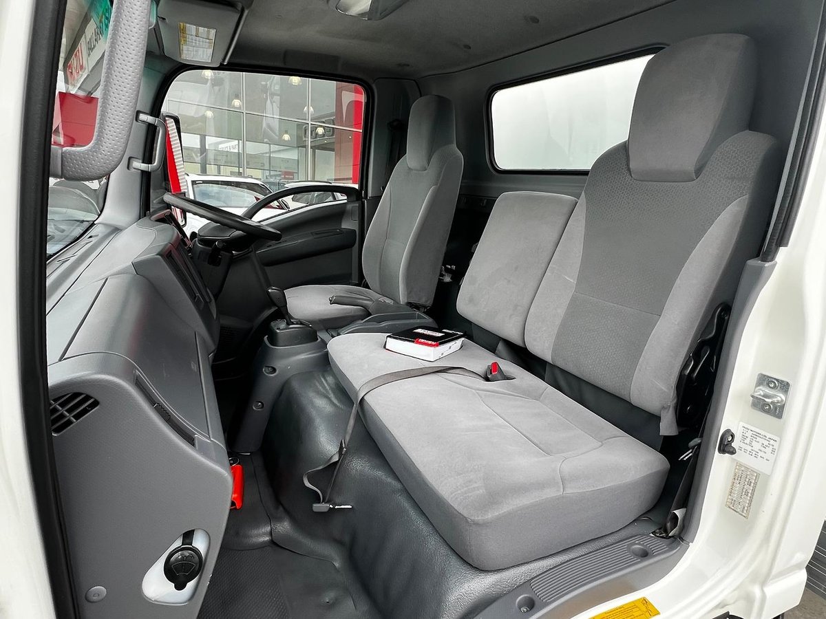 2021 Isuzu N Series NNR 45-150 Vanpack image 17