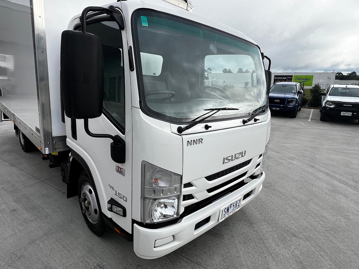 2021 Isuzu N Series NNR 45-150 Vanpack image 11