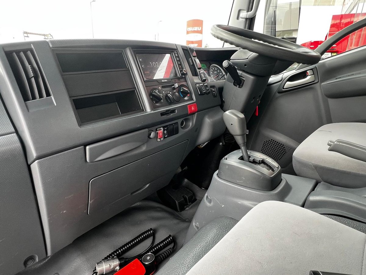2021 Isuzu N Series NNR 45-150 Vanpack image 19