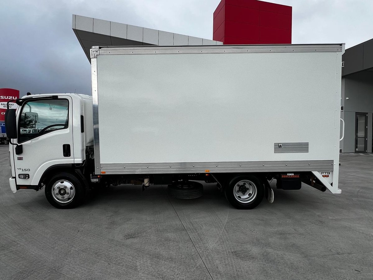 2021 Isuzu N Series NNR 45-150 Vanpack image 9