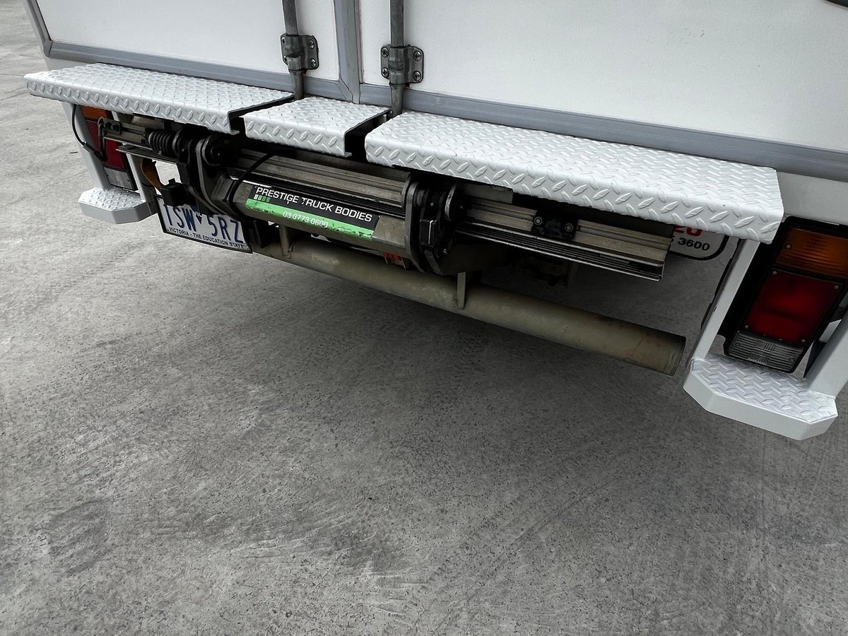 2021 Isuzu N Series NNR 45-150 Vanpack image 20
