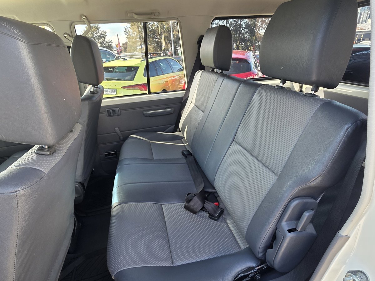 2016 Toyota Landcruiser Workmate VDJ76R 4X4 Dual Range image 13