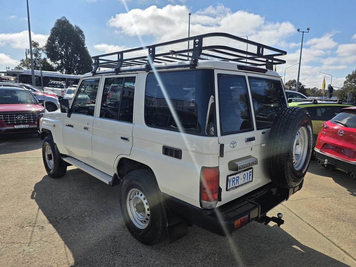 2016 Toyota Landcruiser Workmate VDJ76R 4X4 Dual Range image 30