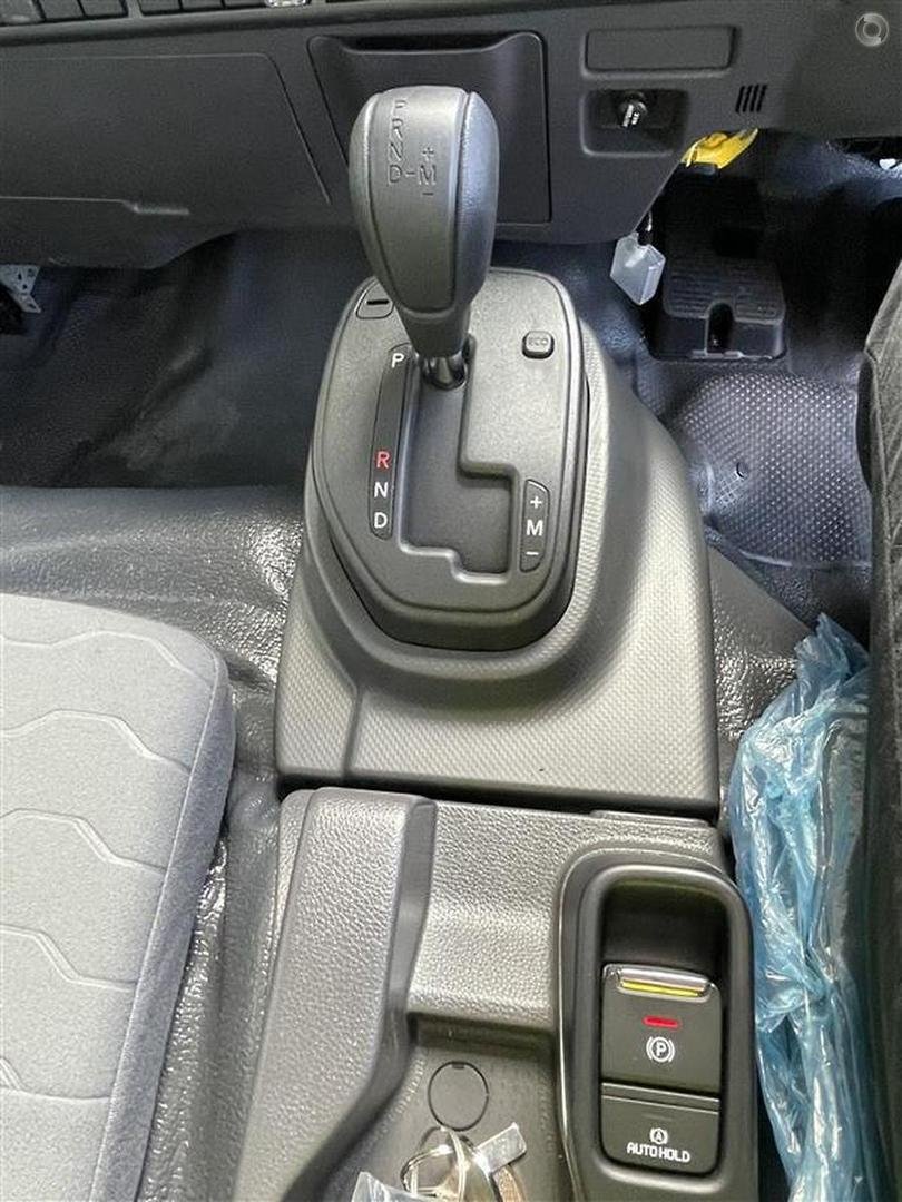 2025 Isuzu N Series image 15