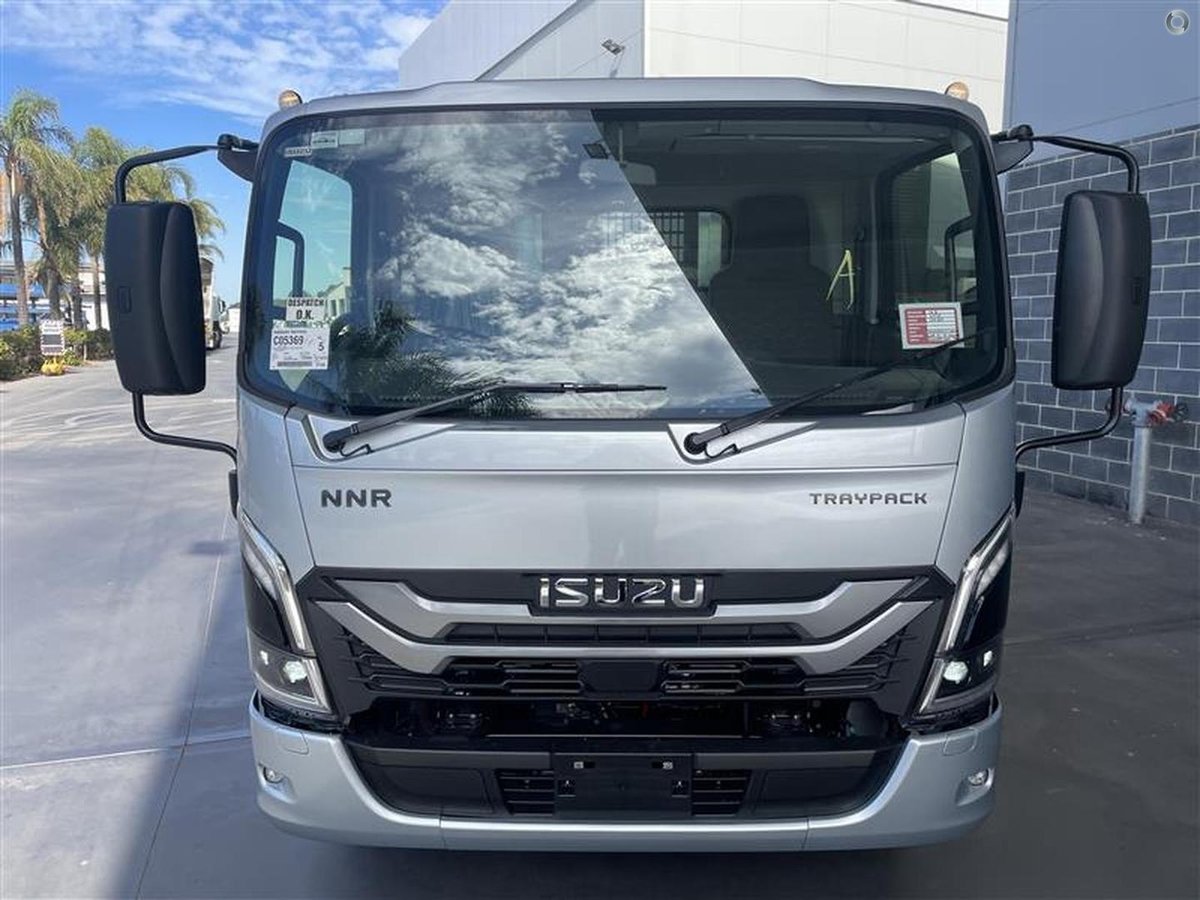 2025 Isuzu N Series image 8