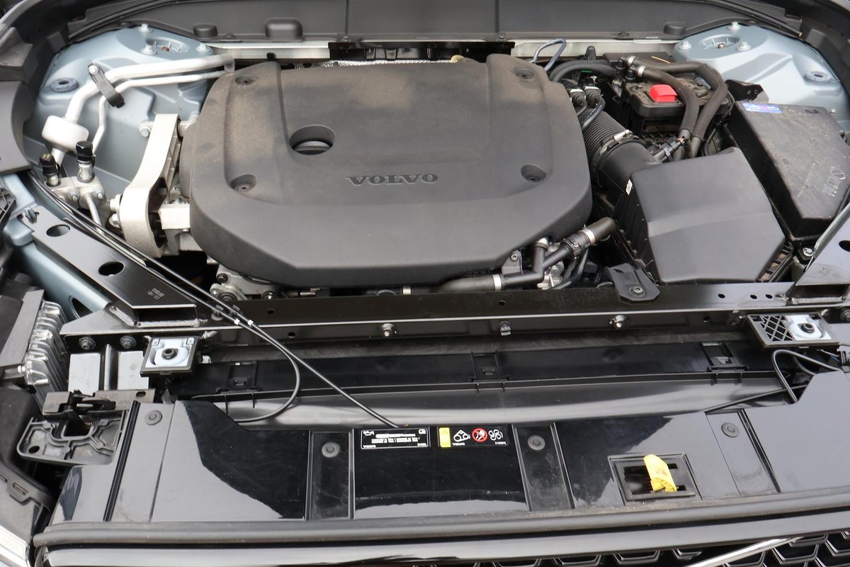 2021 Volvo XC60 B6 R-Design MY22 AWD image 31