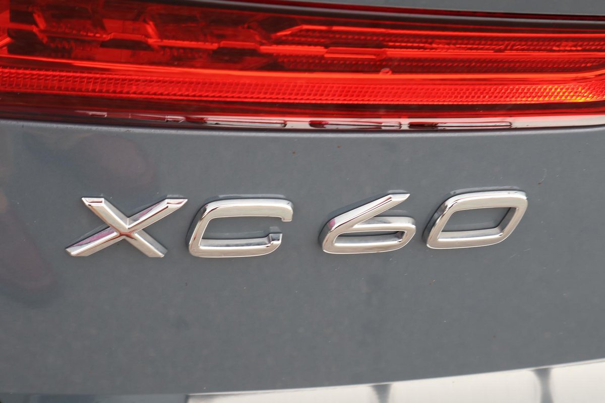 2021 Volvo XC60 B6 R-Design MY22 AWD image 34