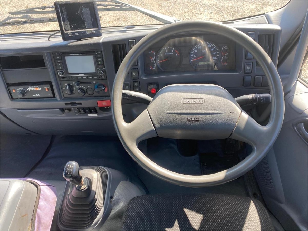 2011 Isuzu F Series FRR 500 image 16