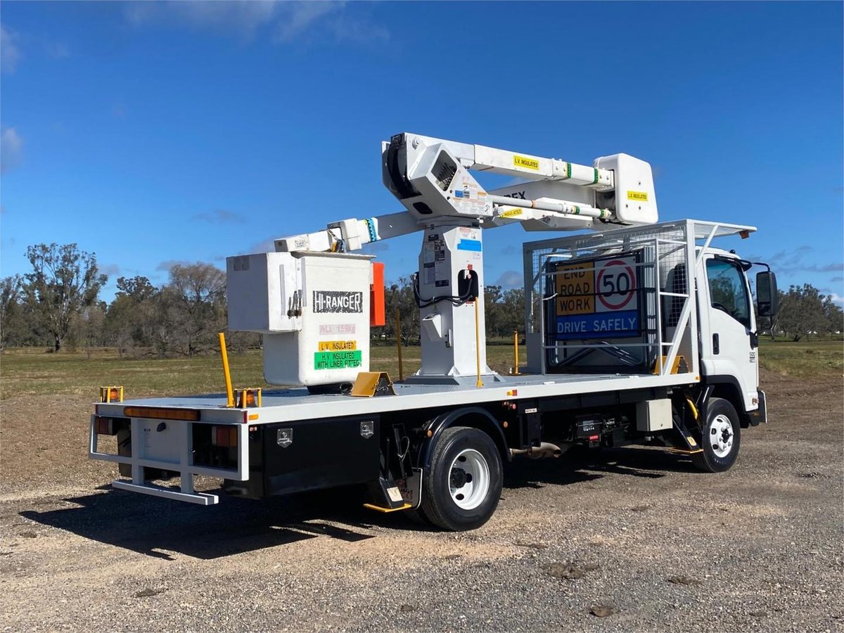2011 Isuzu F Series FRR 500 image 8