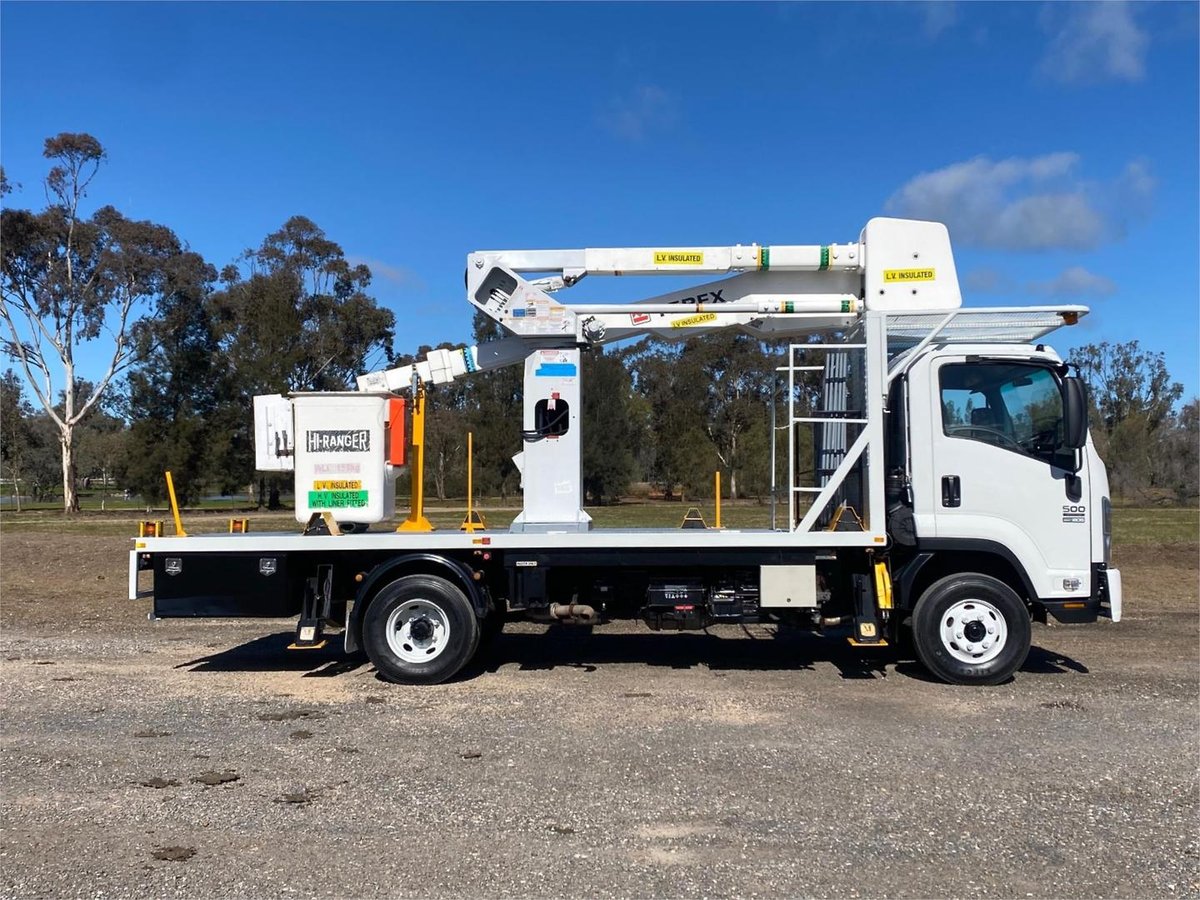 2011 Isuzu F Series FRR 500 image 9
