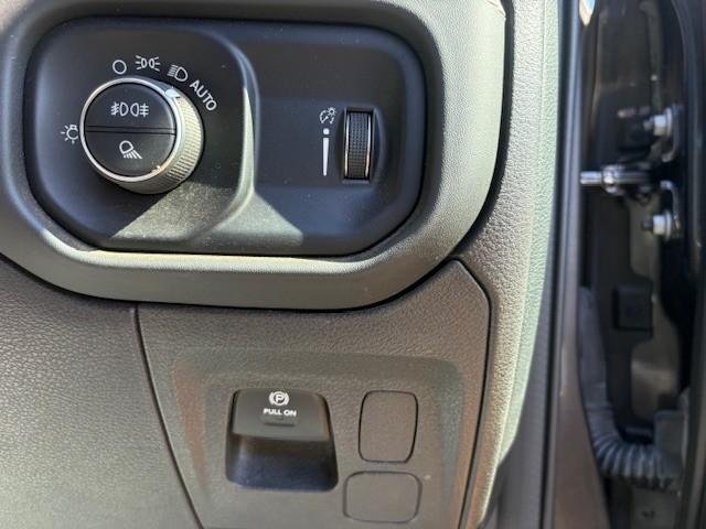 2023 RAM 1500 Big Horn DT MY23 4X4 Dual Range image 15