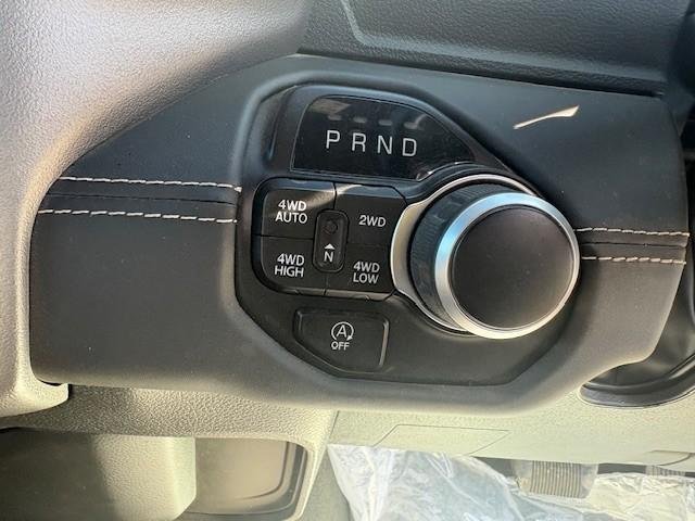 2023 RAM 1500 Big Horn DT MY23 4X4 Dual Range image 14