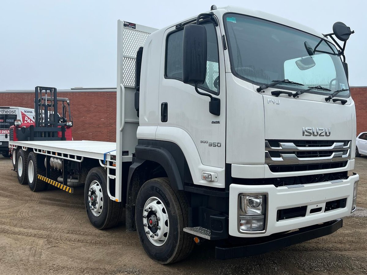 2025 Isuzu F Series FYJ300-350 image 7