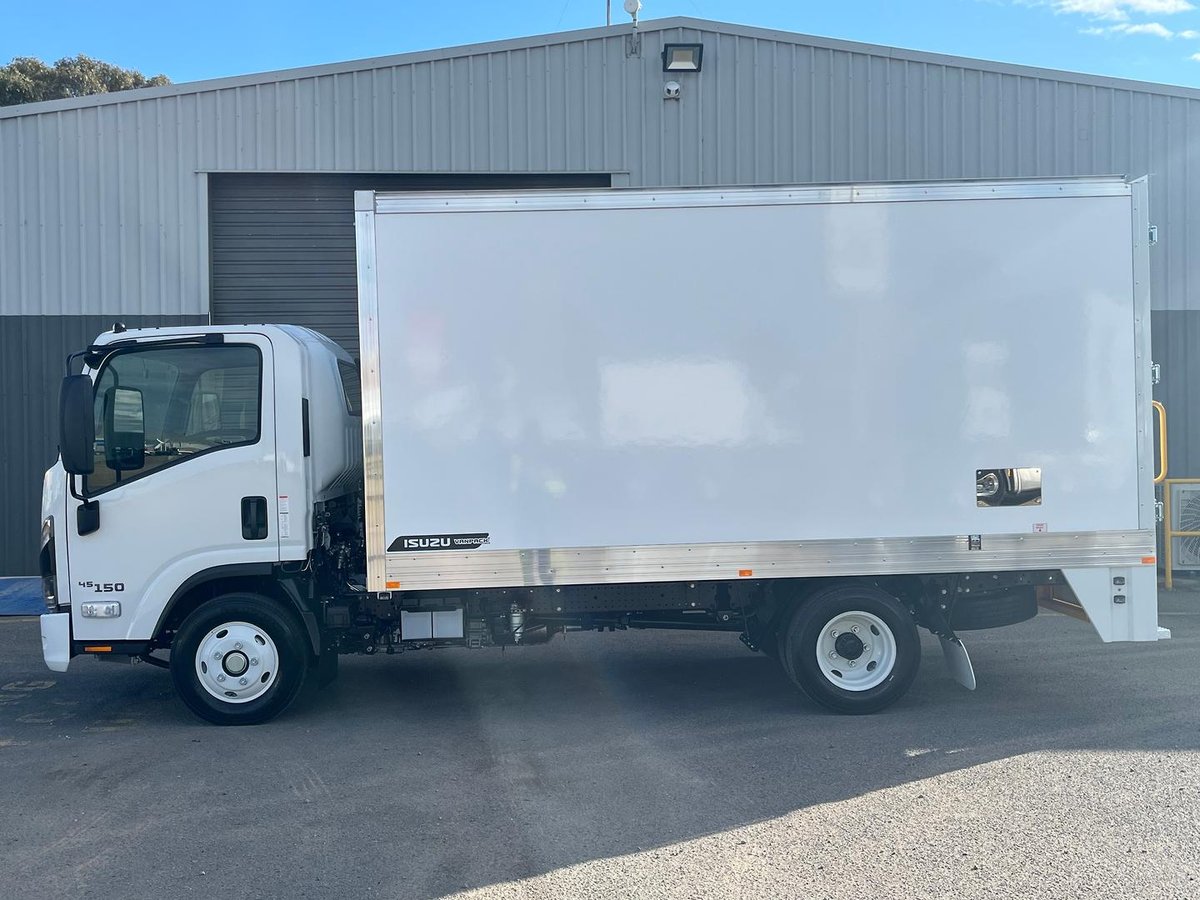 2026 Isuzu N Series NNR 45-150 DT D34 Vanpack image 2