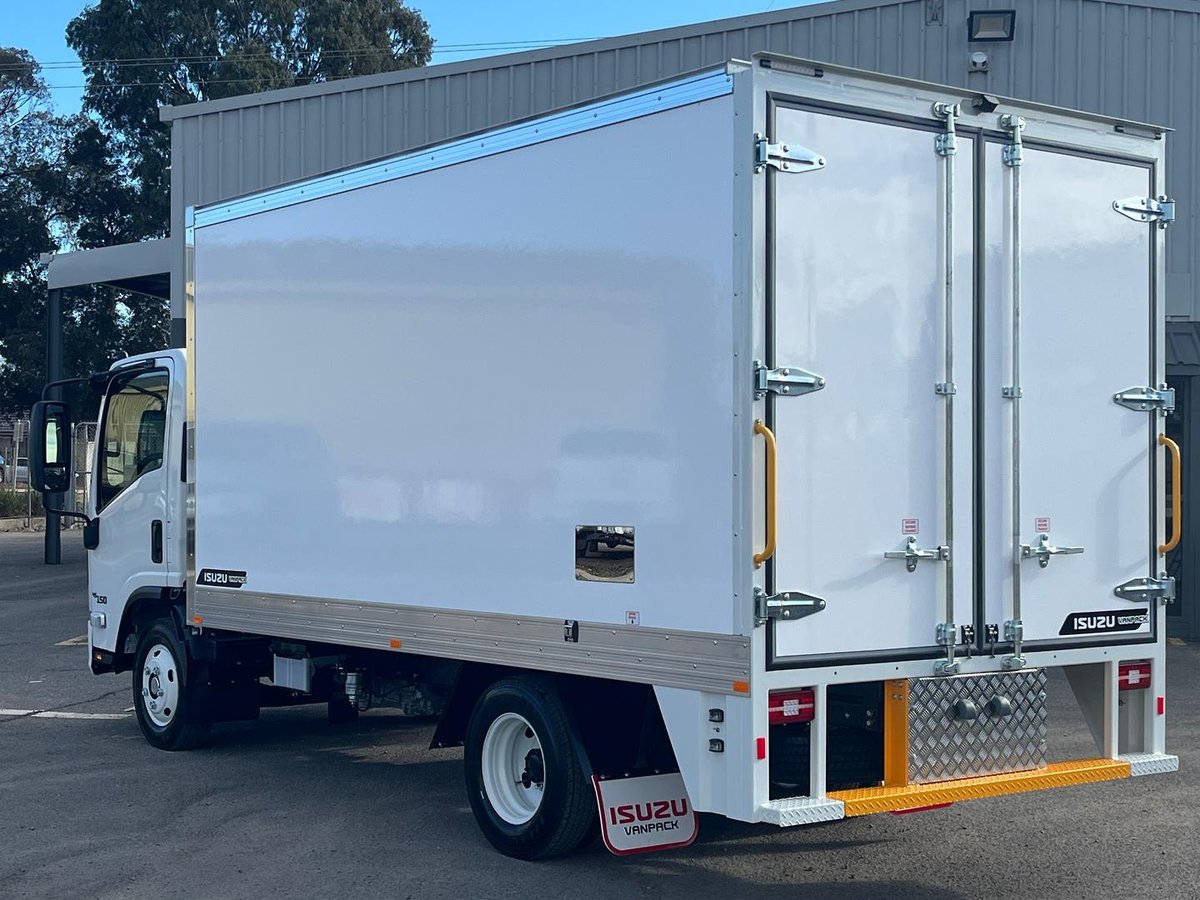 2026 Isuzu N Series NNR 45-150 DT D34 Vanpack image 3