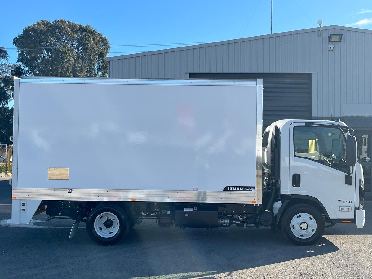 2026 Isuzu N Series NNR 45-150 DT D34 Vanpack image 6