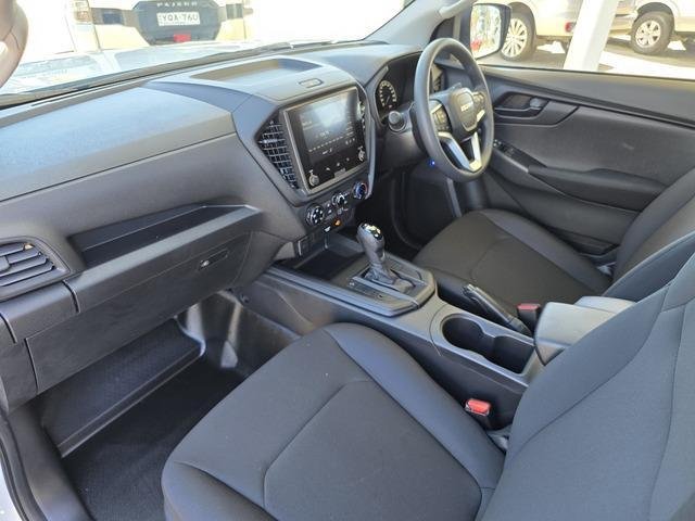 2026 Isuzu D-MAX SX High Ride MY25.5 4x2 image 21