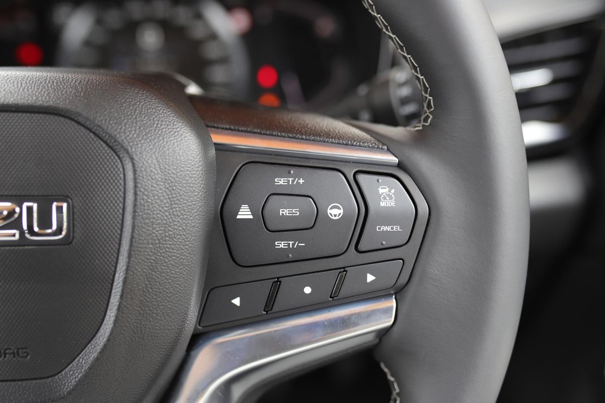 2025 Isuzu D-MAX LS-U MY25.5 4X4 Dual Range image 17